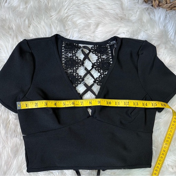 Black lace up bandage material crop top nwt - Picture 9 of 9